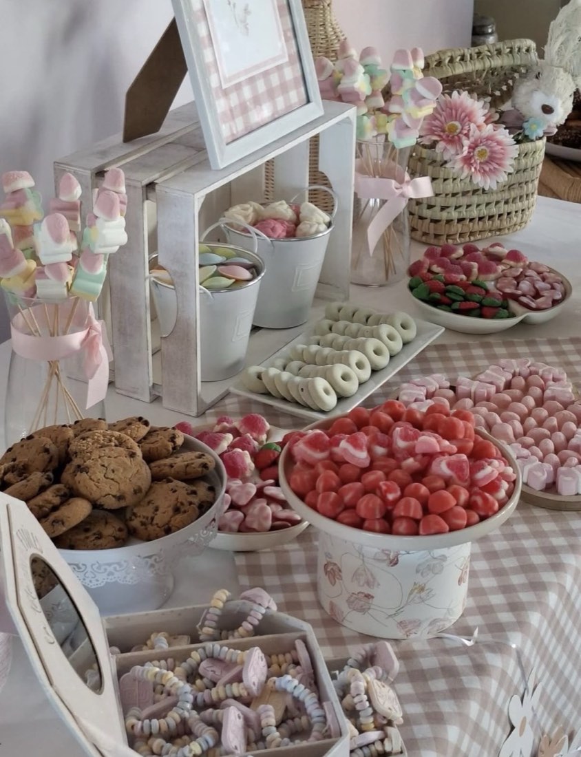 Mesa dulce artesanal en rosa empolvado